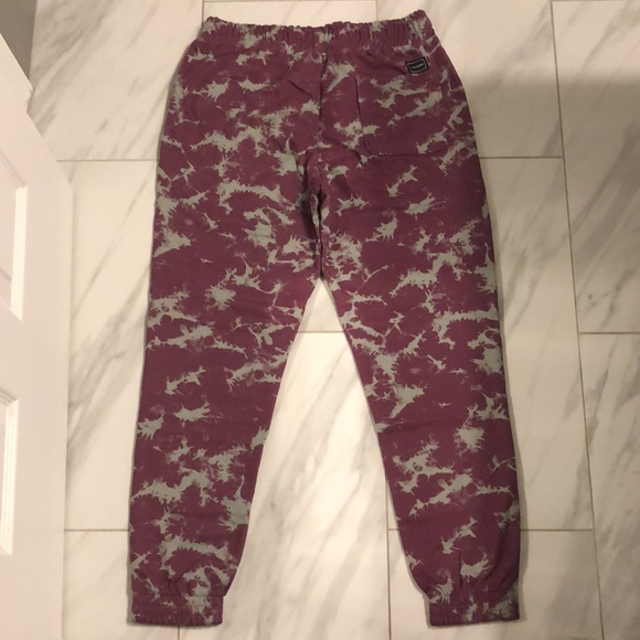 Men’s Volcom Two Tone Design Cuffed Sweatpants - Picture 5 of 6